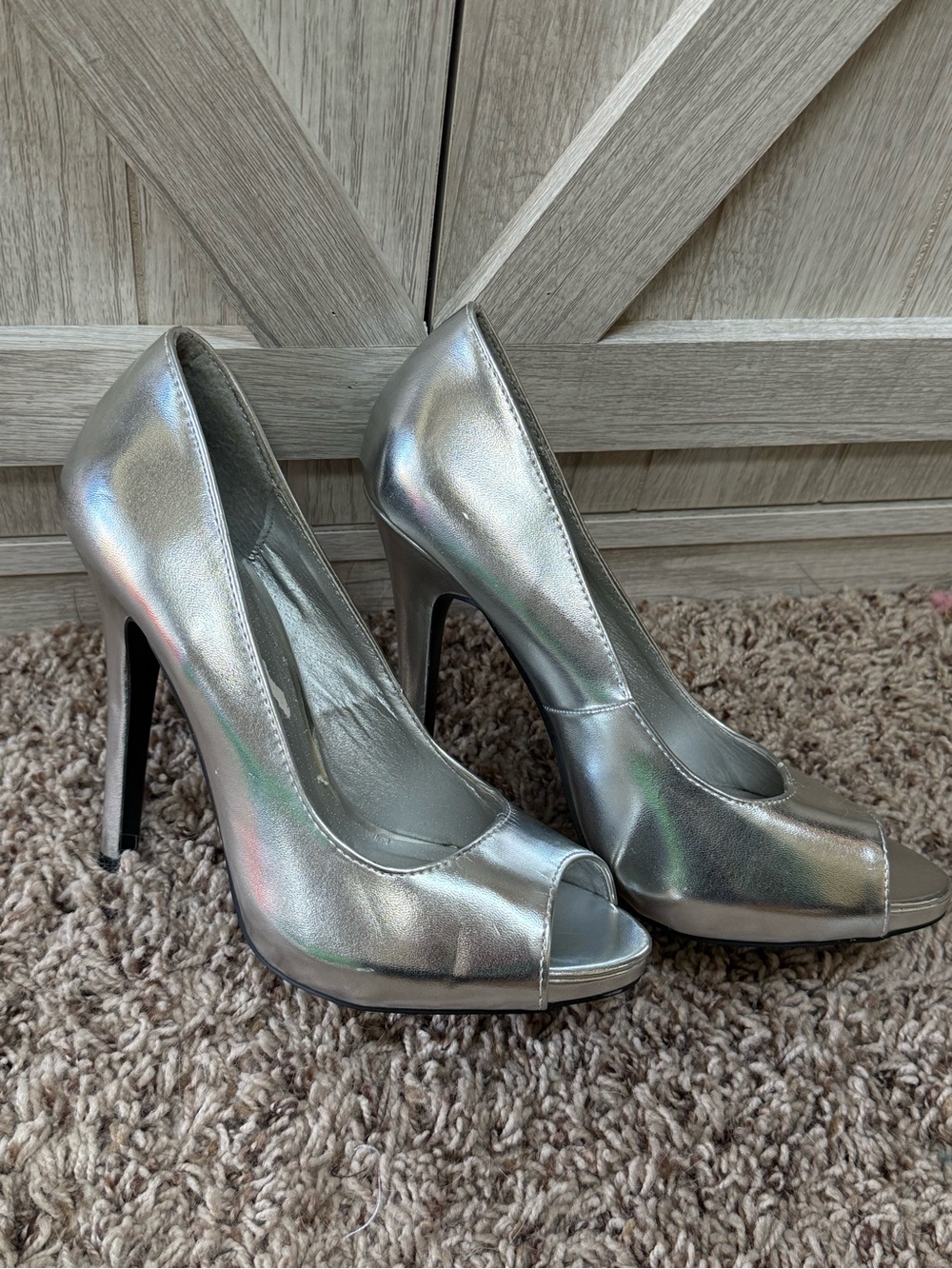 Charlotte Russe Silver Metallic Peep-Toe Stiletto Heels (7) EUC